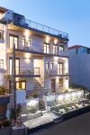 9 Luxury Rooms