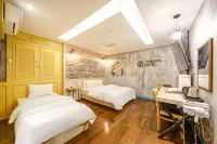 24 Block Hotel