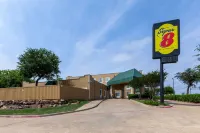 Super 8 by Wyndham Garland/Rowlett/East Dallas Area