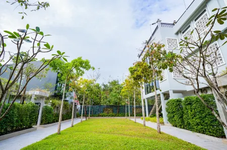 Rainforest Hotel by Nsun