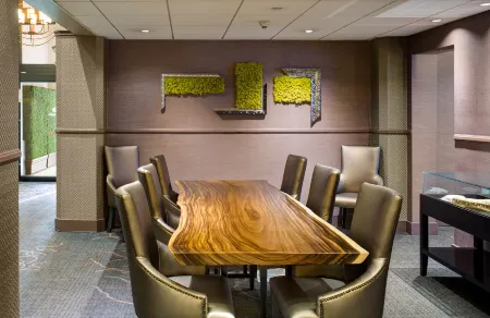 The Sofia Hotel Отели рядом с достопримечательностью «Ботаникал Билдинг»