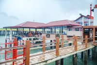 Sunset Curly Bay Hotel & Resort Hotel dekat CV Kyria Rezeki