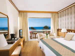 Constantinou Bros Pioneer Beach Hotel