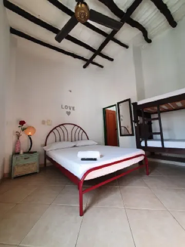 Green Door San Gil فنادق في 