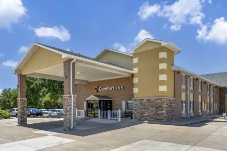 Comfort Inn Hastings Отели в г. Adams County