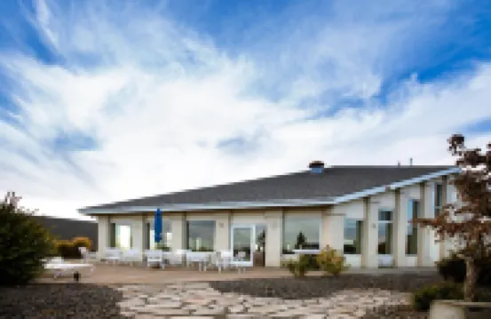 Ten Pin Inn & Suites