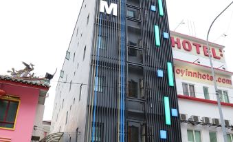 M&M Hotel