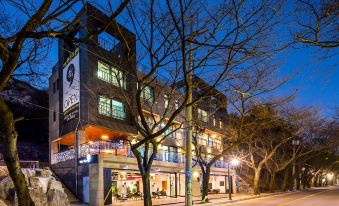 5. 공주 더쉼 펜션..