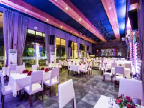 อาเรียนา โฮเทล โรงแรมในดีโปโลก