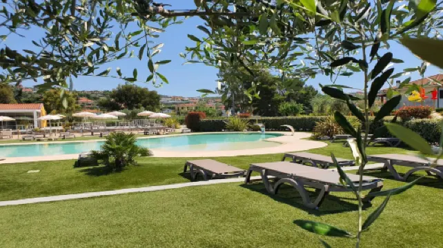 เรบี วิลเลจ