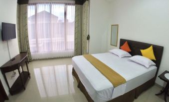 Padma Laguna Guest House