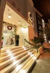 Demi Hotel