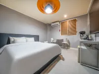 Yeosu Sixty โรงแรมใกล้สนามกีฬามังมา