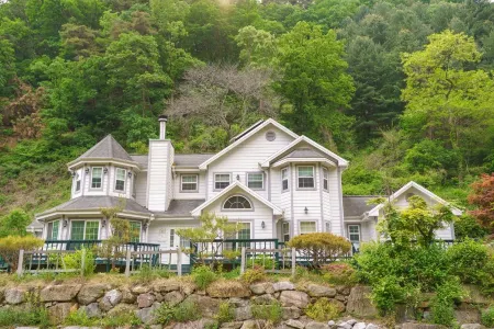 Hoengseong Silver Yeoulmok Pension Отели в г. Хвенсон