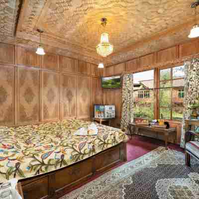 WelcomHeritage Gurkha Houseboats Rooms