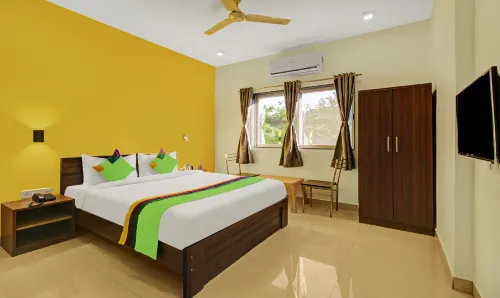 Treebo la Paradise Hotels in Avakali