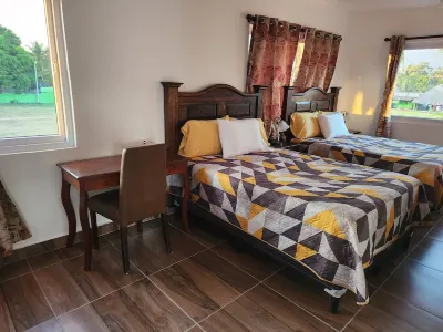 Villa Claudias Hotels in der Nähe von Iglesia San Rafael De Los Santos Arcangeles.