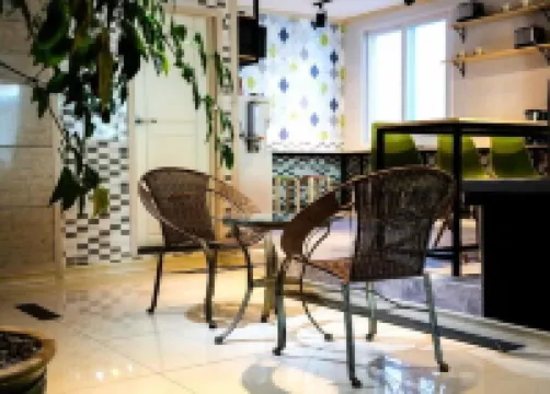 Moiri Guesthouse - Hostel