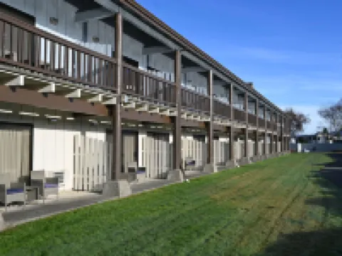 Edgewater Inn and Suites, Ascend Hotel Collection Hotels in Coos Bay