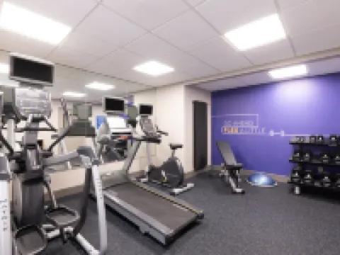 ฮอลิเดย์ อินน์ เอ็กซ์เพรส โฮเทล แอนด์ สวีทส์ แดนเบอรี - I-84 บาย IHG โรงแรมในแดนเบอรี