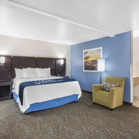 Days Inn & Suites by Wyndham East Flagstaff
