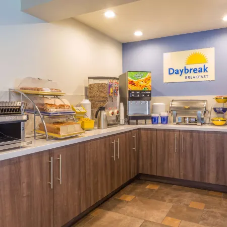 Days Inn & Suites by Wyndham East Flagstaff