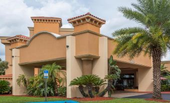Ramada by Wyndham Jacksonville I-95 by Butler Blvd