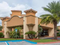 Ramada by Wyndham Jacksonville I-95 by Butler Blvd Hotels near Hodges Stadium