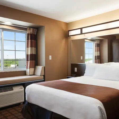 Microtel Inn & Suites by Wyndham Kenedy/Karnes City