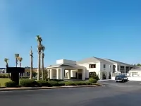 Quality Inn & Suites Hotels in Orangeburg