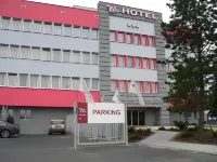 M Hotel - Pools