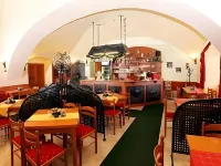 喬德斯凱霍赫拉杜膳食公寓飯店 - 早餐