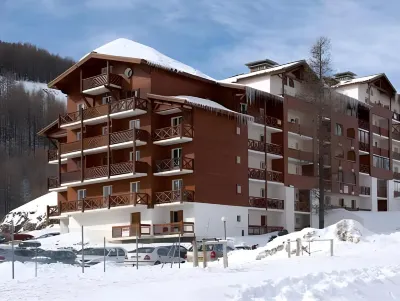 Vacancéole - Résidence Central Park Hotels in Seyne