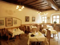 Altstadthotel Bräuwirt Hotels in Pressath