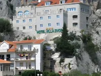 Hotel Villa Dvor Hotels in Omiš