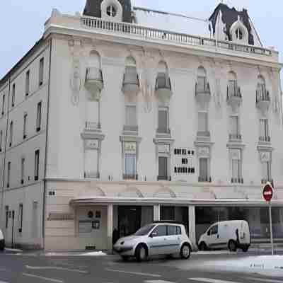 Logis Hotel des Bourbons Hotel Exterior