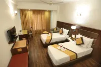 Hotel Meraden Grand - ที่มีบาร์