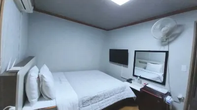 Ulsan Sinjeong-Dong Eunyujang Hotels near Taehwagang National Garden