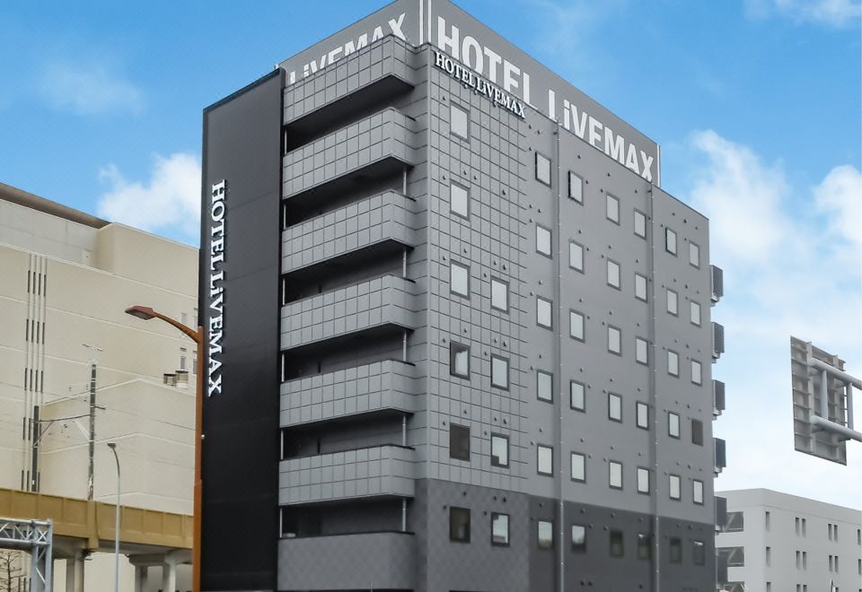 2. 호텔 라이브맥스..