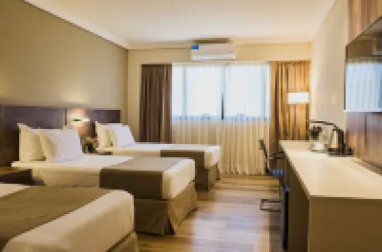 Dazzler by Wyndham Buenos Aires San Martín Hotels near Edificio Kavanagh