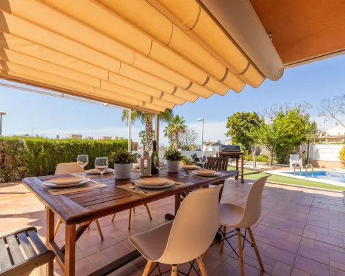 Cal 5Inc Hotels in Creixell