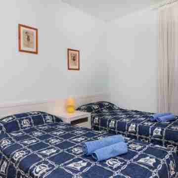 Port Pals Beach Rooms