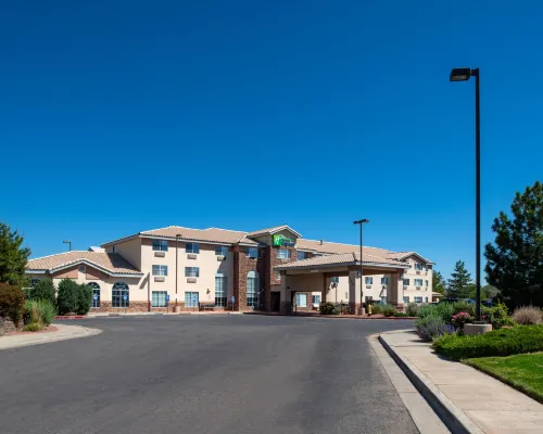 Holiday Inn Express & Suites FARMINGTON (BLOOMFIELD) by IHG Hotels in Farmington