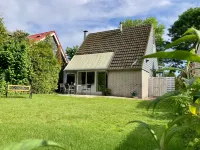 Holiday House Viktoria at Lake Lauwersmeer Hotels in 