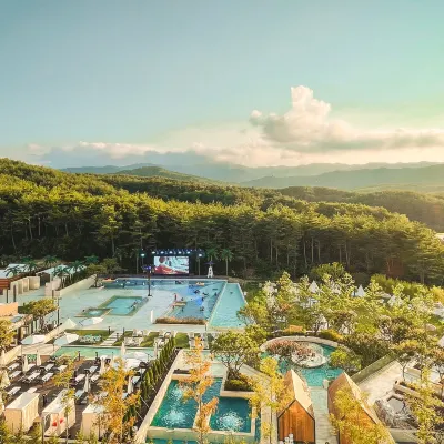 The N Resort Hotel&Spa YangYang Отели рядом с достопримечательностью «Пляж Джукдо»