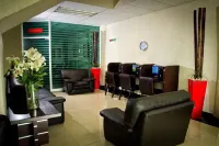 Hotel Portonovo Plaza Centro - موقف سيارات