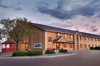 Travelodge by Wyndham Vaughn Hotels in Vaughn