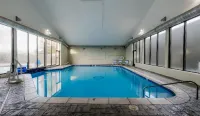 La Quinta Inn by Wyndham Fort Collins - Pools