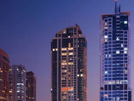 Mövenpick Jumeirah Lakes Towers