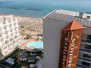 Nautilus Family Hotel